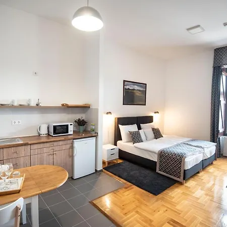 Hotel apartamentowy Grossmann Haz 4*