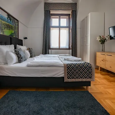 Grossmann Ház Apartmanhotel 4*